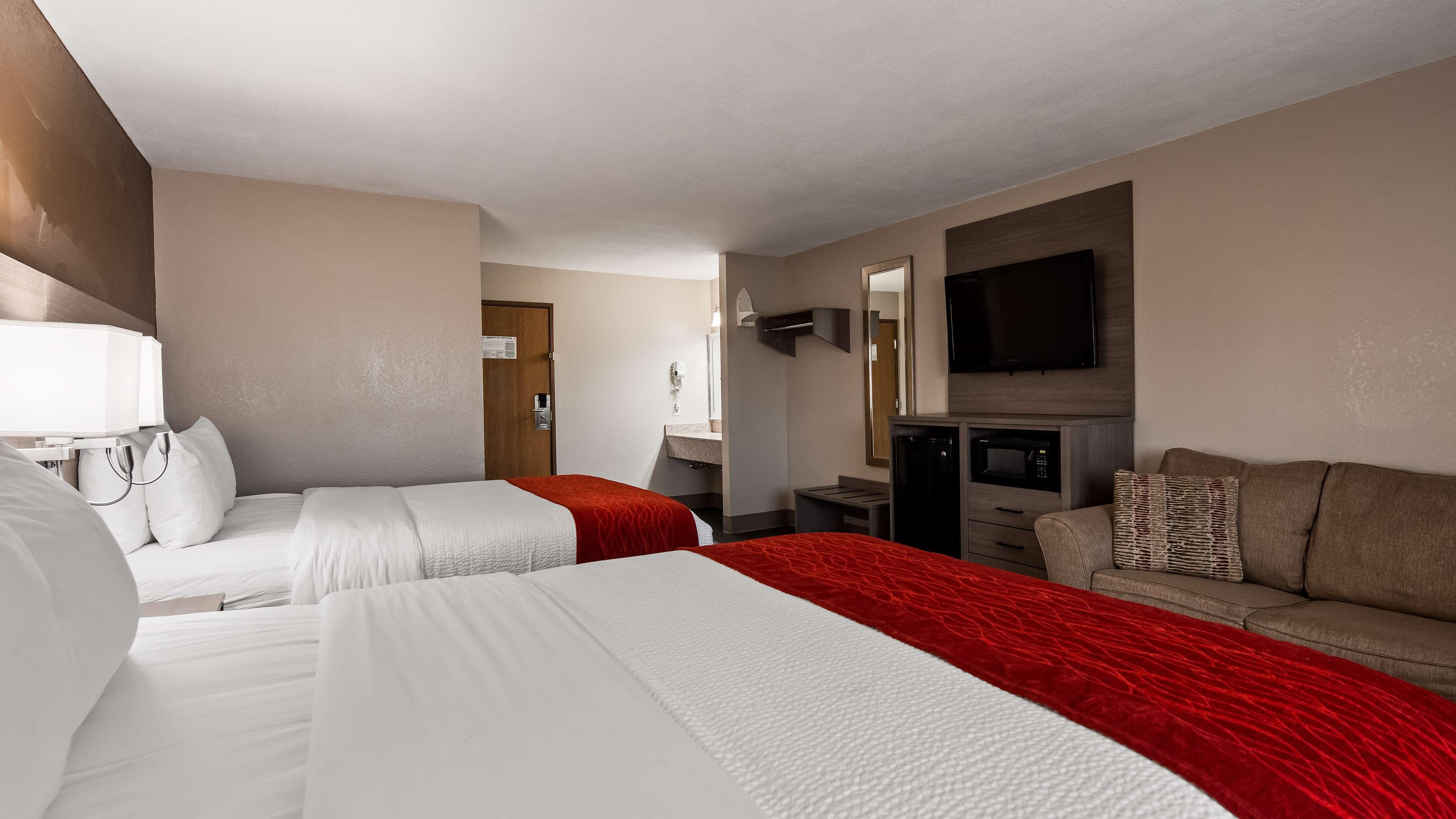 Surestay Plus Hotel By Best Western Карні Екстер'єр фото