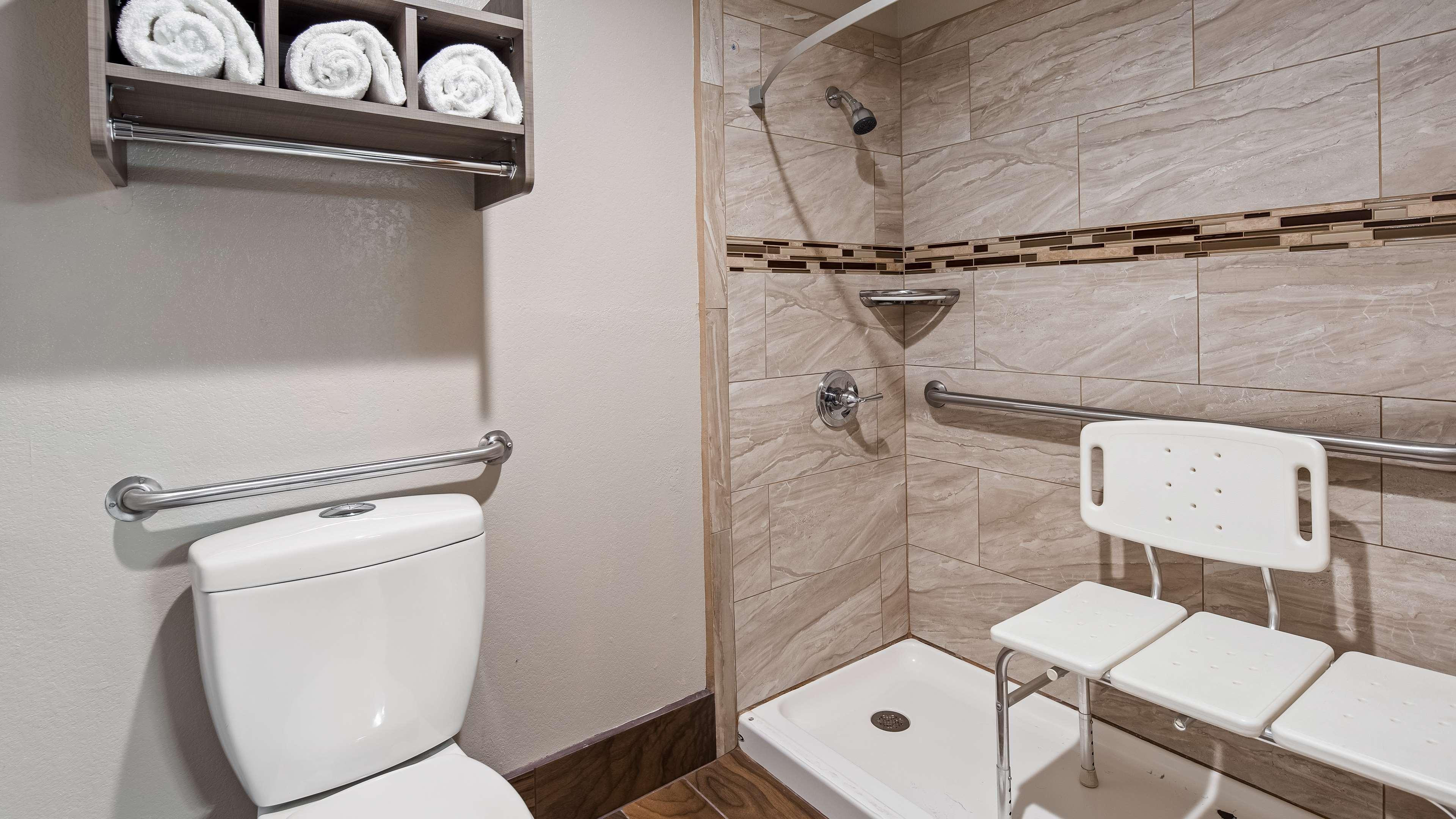 Surestay Plus Hotel By Best Western Карні Екстер'єр фото