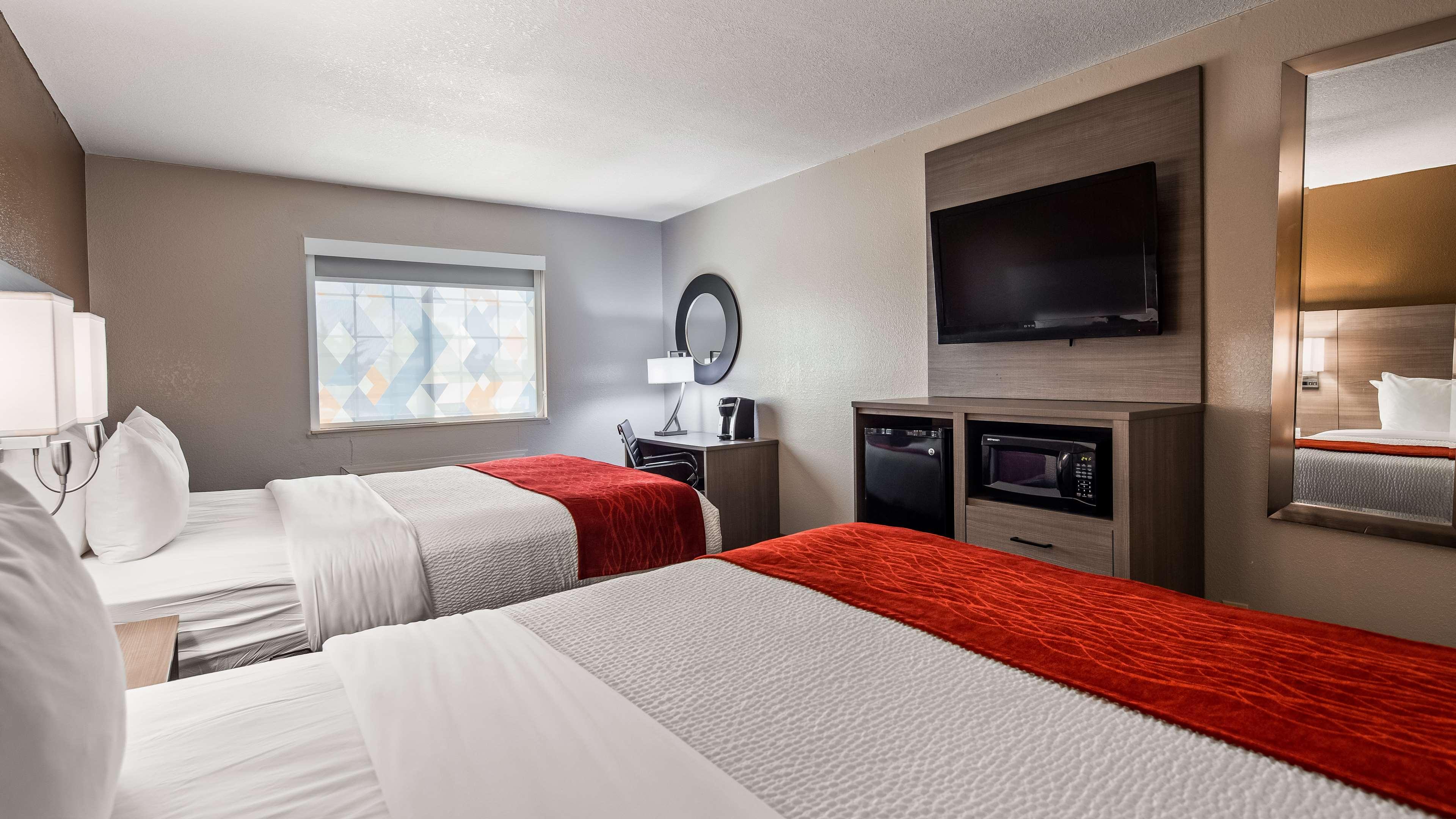 Surestay Plus Hotel By Best Western Карні Екстер'єр фото