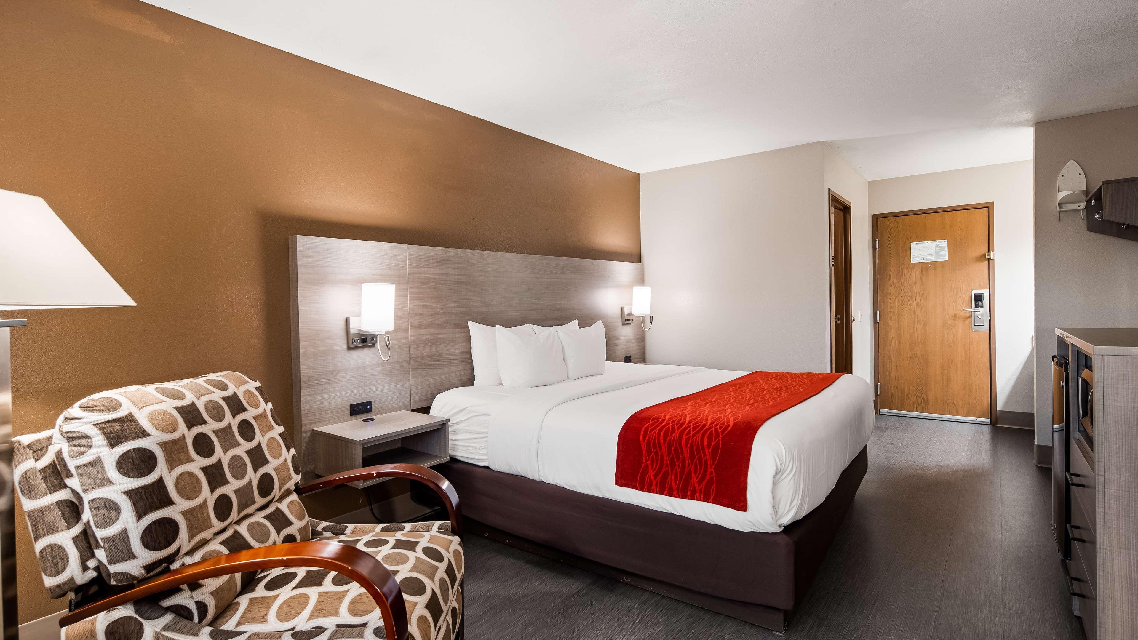 Surestay Plus Hotel By Best Western Карні Екстер'єр фото