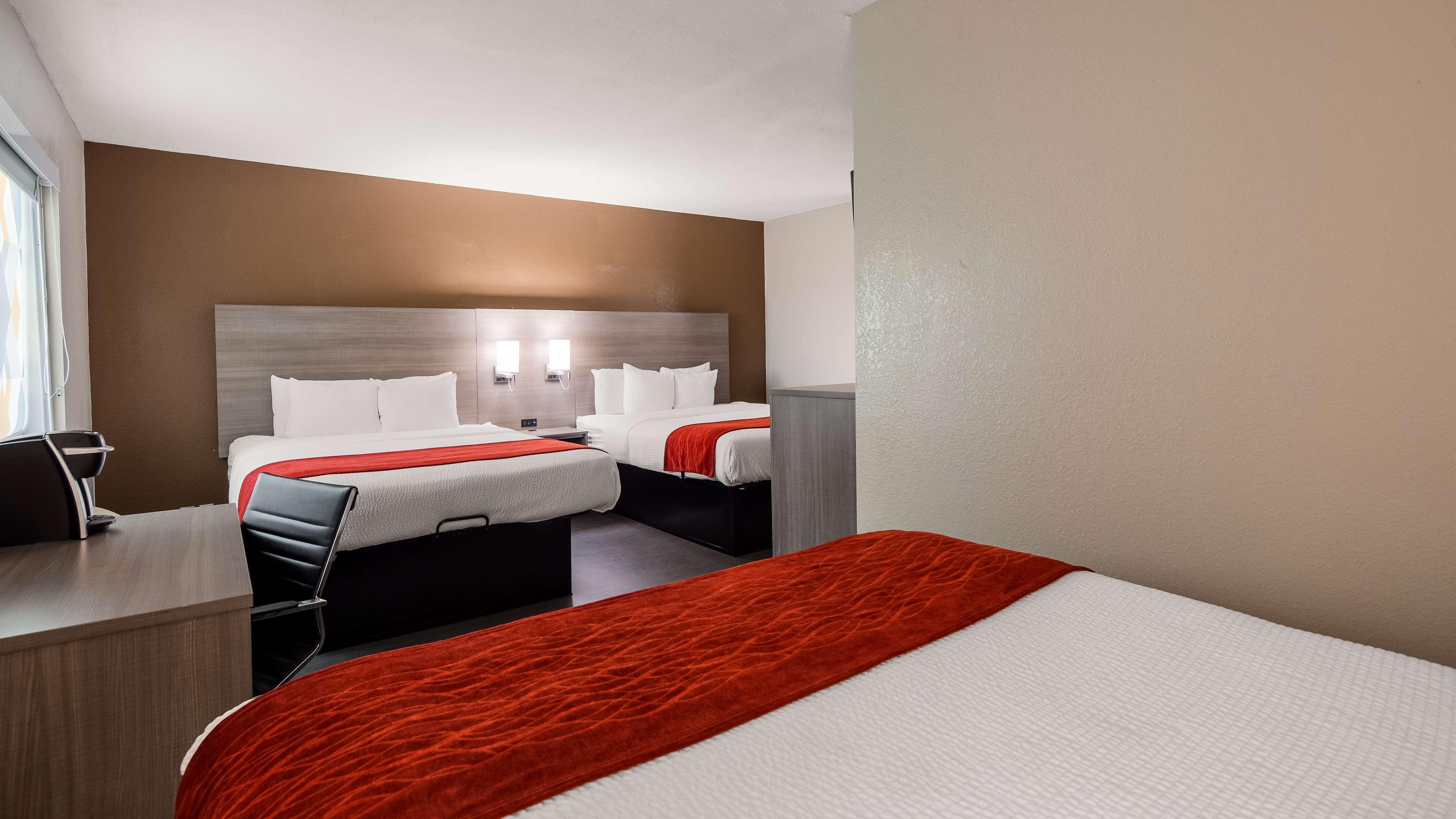 Surestay Plus Hotel By Best Western Карні Екстер'єр фото