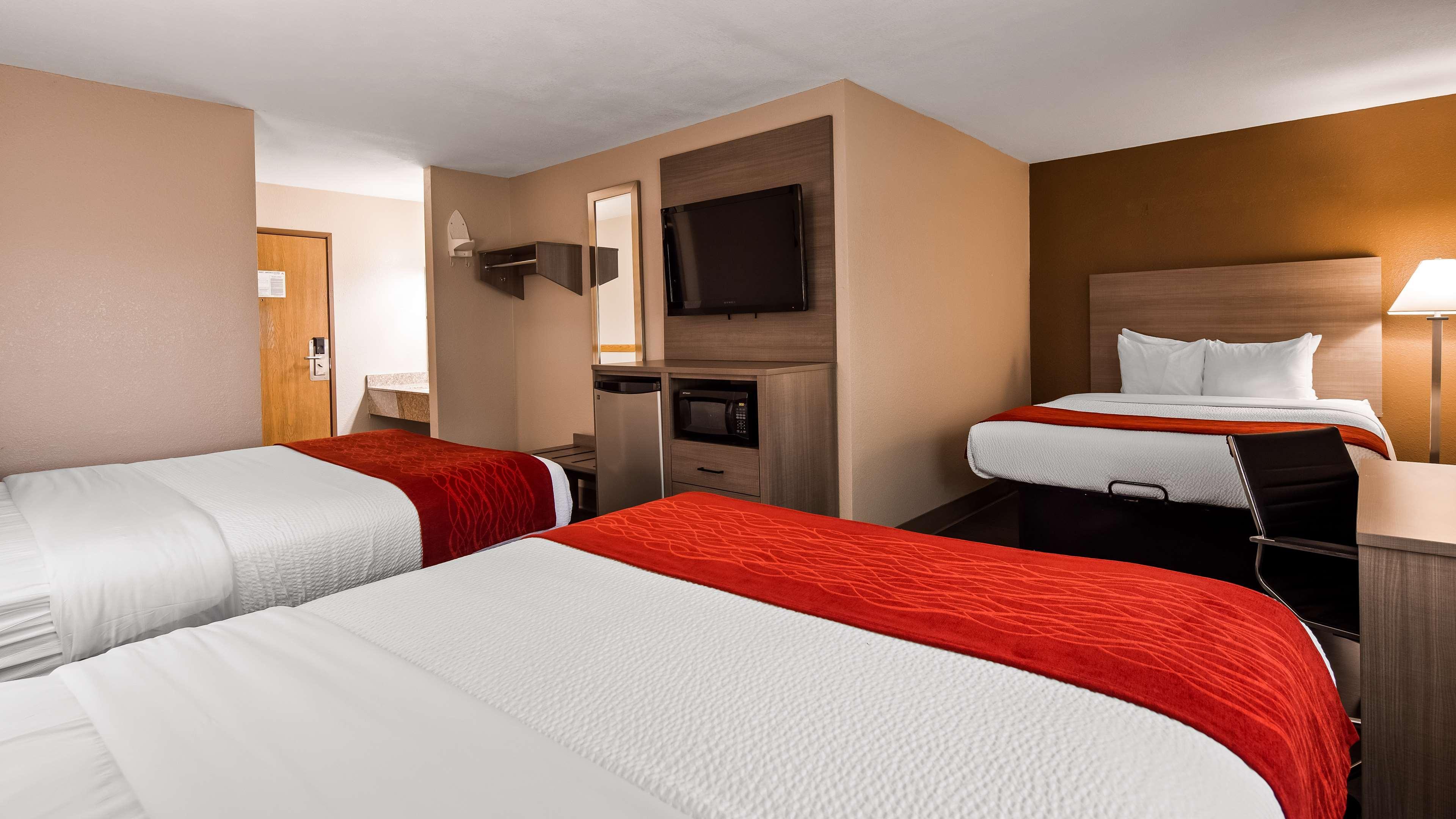 Surestay Plus Hotel By Best Western Карні Екстер'єр фото