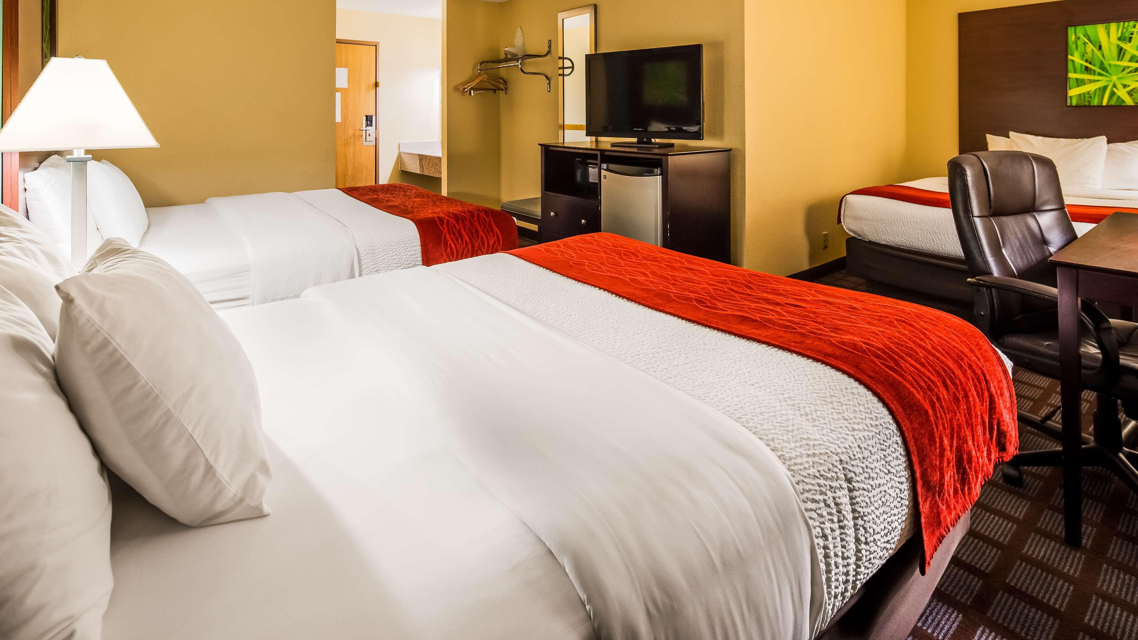 Surestay Plus Hotel By Best Western Карні Екстер'єр фото