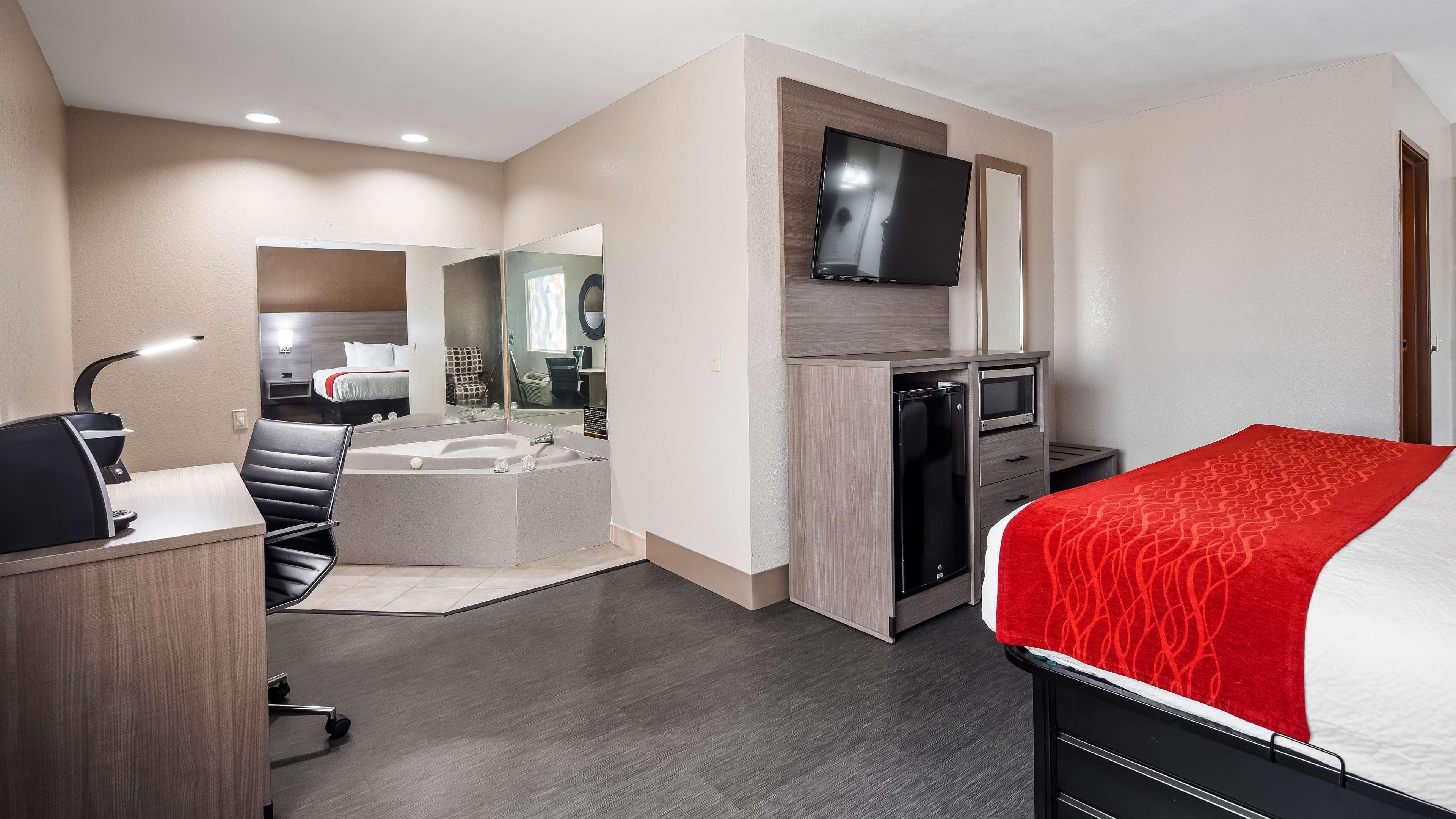 Surestay Plus Hotel By Best Western Карні Екстер'єр фото