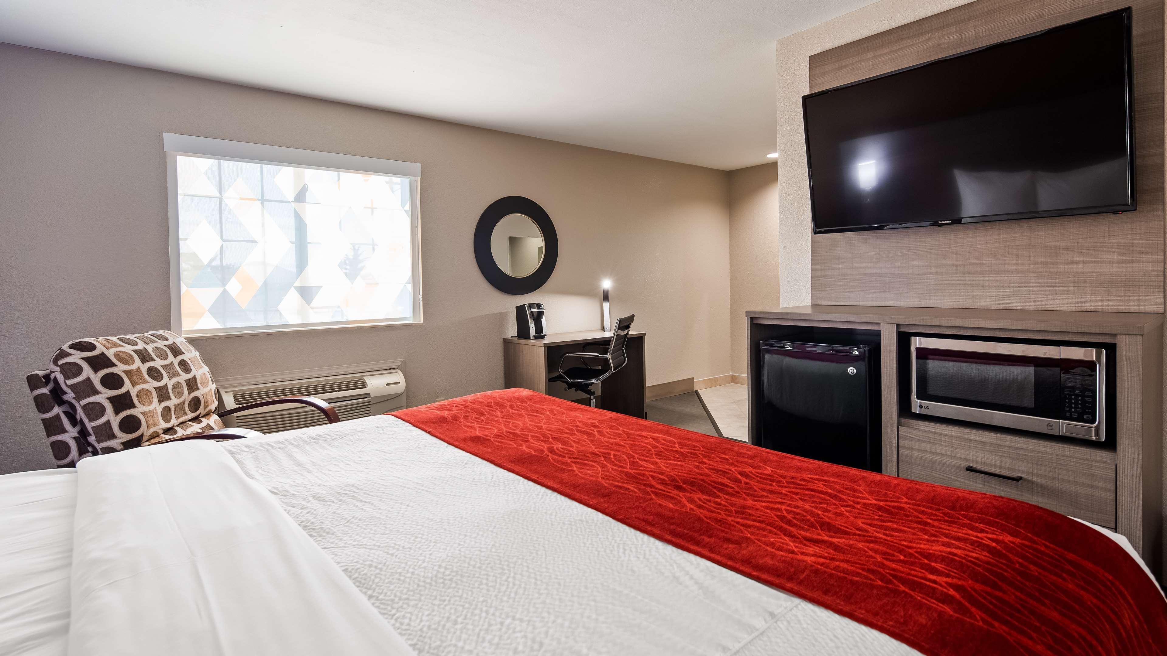 Surestay Plus Hotel By Best Western Карні Екстер'єр фото